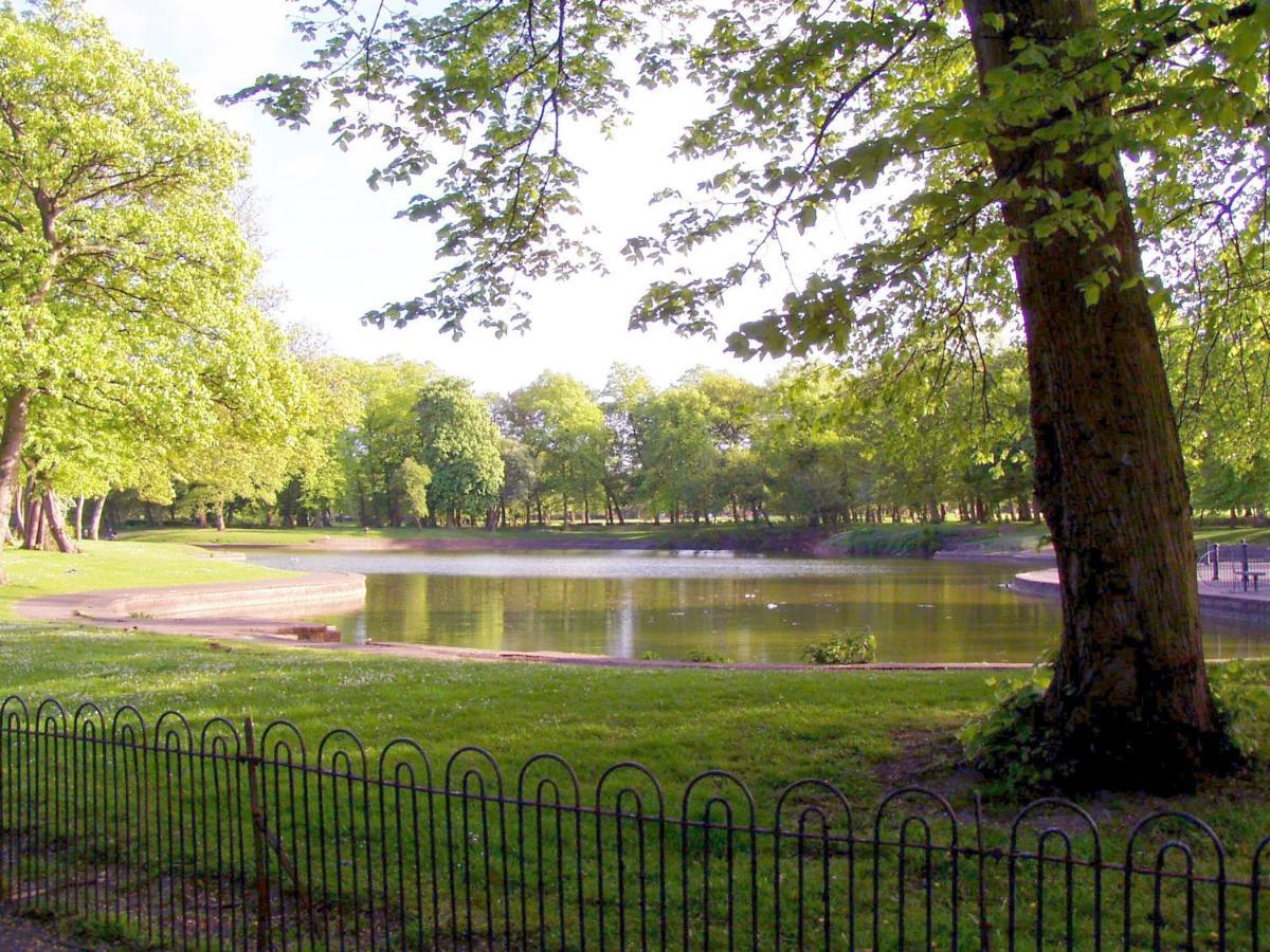 Villa With Park Views Close To Liverpool Centre Buitenkant foto